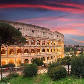 Tour del Colosseo in prima serata con accesso all'arena