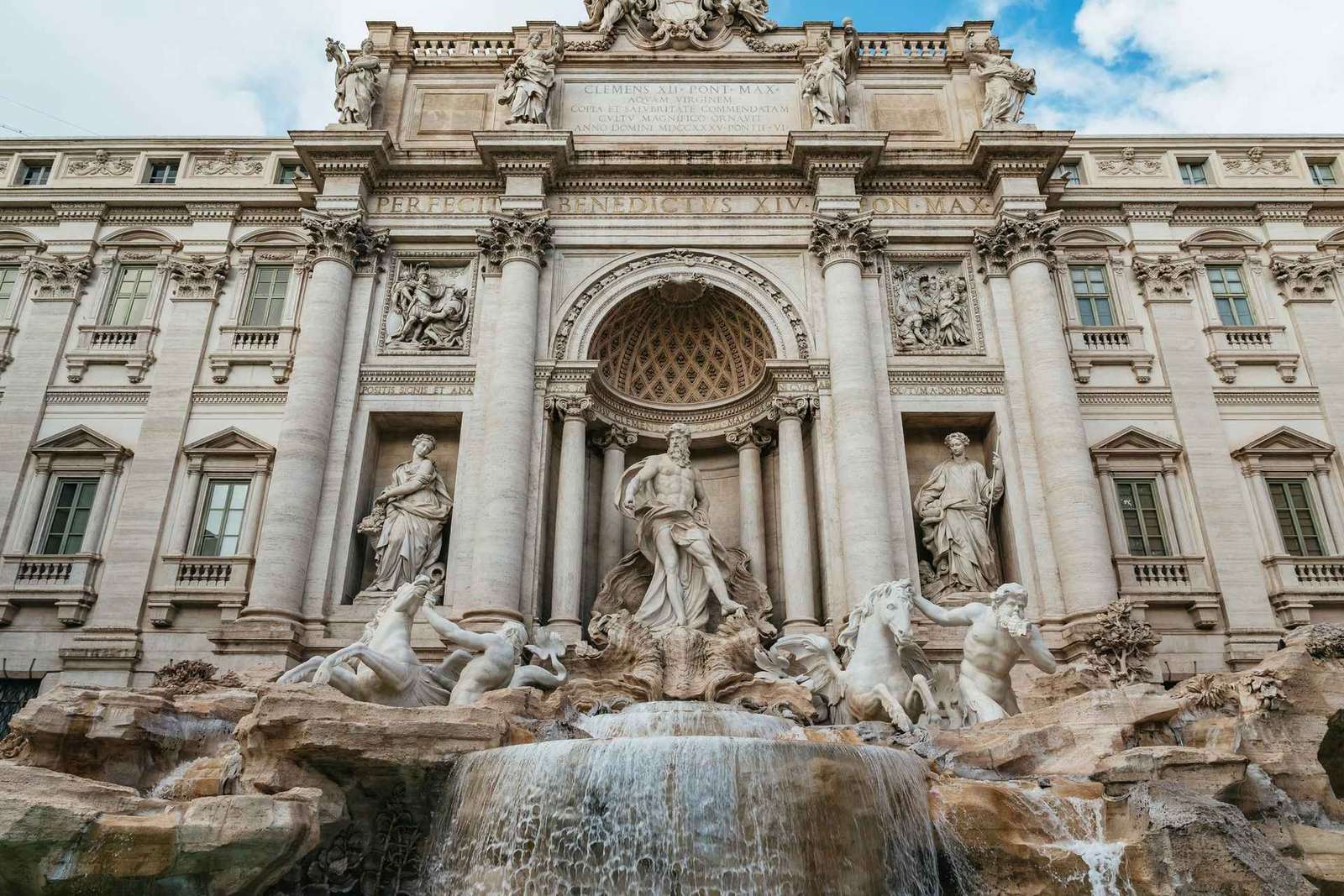 Roma: Tour guidato della Fontana di Trevi e dei sotterranei