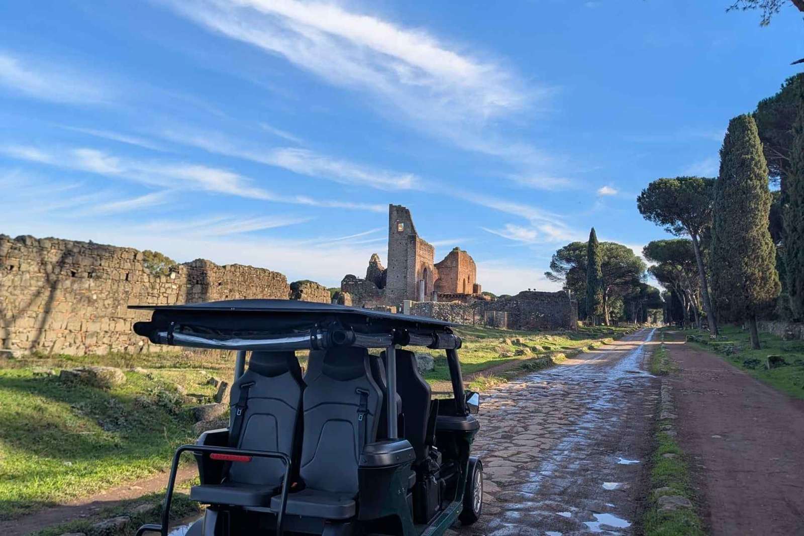 Tour in golf cart sulla Via Appia Antica e le catacombe