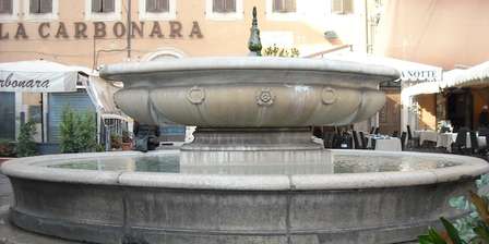 Fontana di Campo de' Fiori