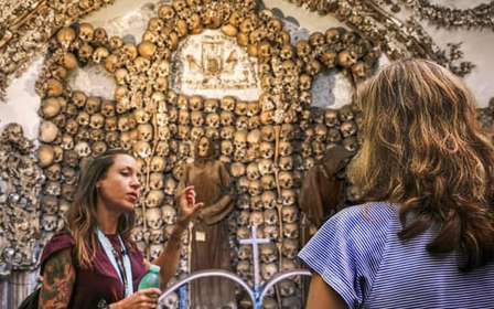 Roma: Tour guidato delle Catacombe e della Cripta dei Cappuccini con trasferimento