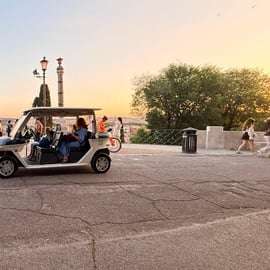Roma: Tour della città imperiale in golf cart con trasferimento opzionale