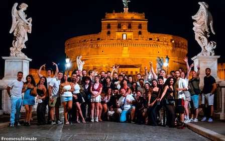 Roma: Pub Crawl e Ultimate Party con Open Bar e Pizza