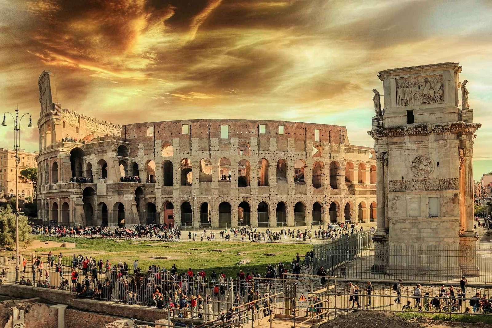 Roma: Tour del Colosseo al tramonto con ingresso