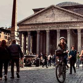 Tour di Roma in e-bike tra Colosseo e Pantheon