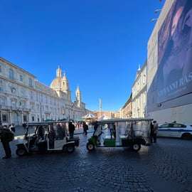 Roma: Tour della città imperiale in golf cart con trasferimento opzionale