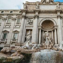 Roma: Tour guidato della Fontana di Trevi e dei sotterranei