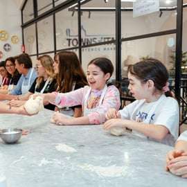 Roma: Pizza, gelato e divertimento in un corso di cucina gustoso