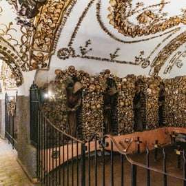 Roma: Tour sotterraneo delle cripte e delle catacombe con trasferimenti