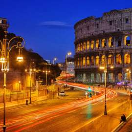 Tour del Colosseo in prima serata con accesso all'arena