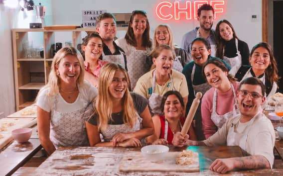 Roma: Corso di cucina sulla pasta tradizionale con cocktail